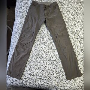 KÜHL Men's Utility Hiking Pants Taupe Brown Size 33x34 Gorpcore Outdoor